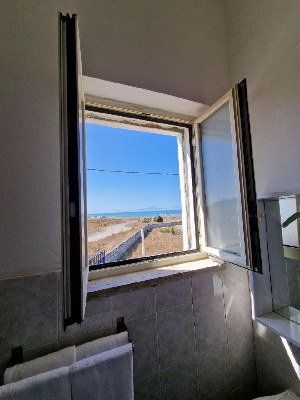 Beach Suites - By Lido Scalzone Castel Volturno Eksteriør billede